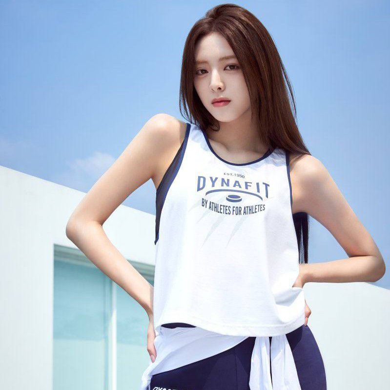 Behind-the-scenes cut of Yuna (ITZY)