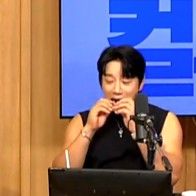 Recent activity shot of Hwang Chiyeol