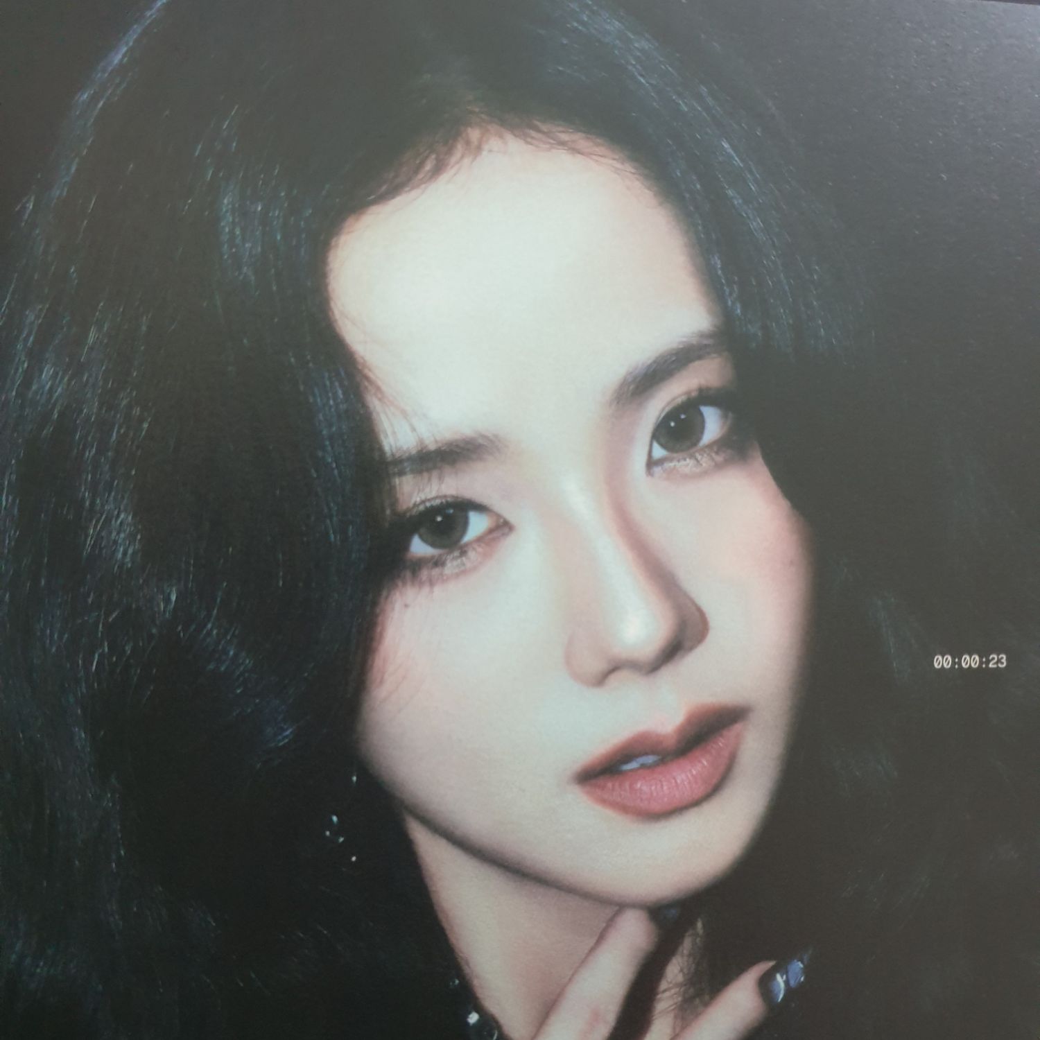 A moment captured by Jisoo (BLACKPINK)'s fan