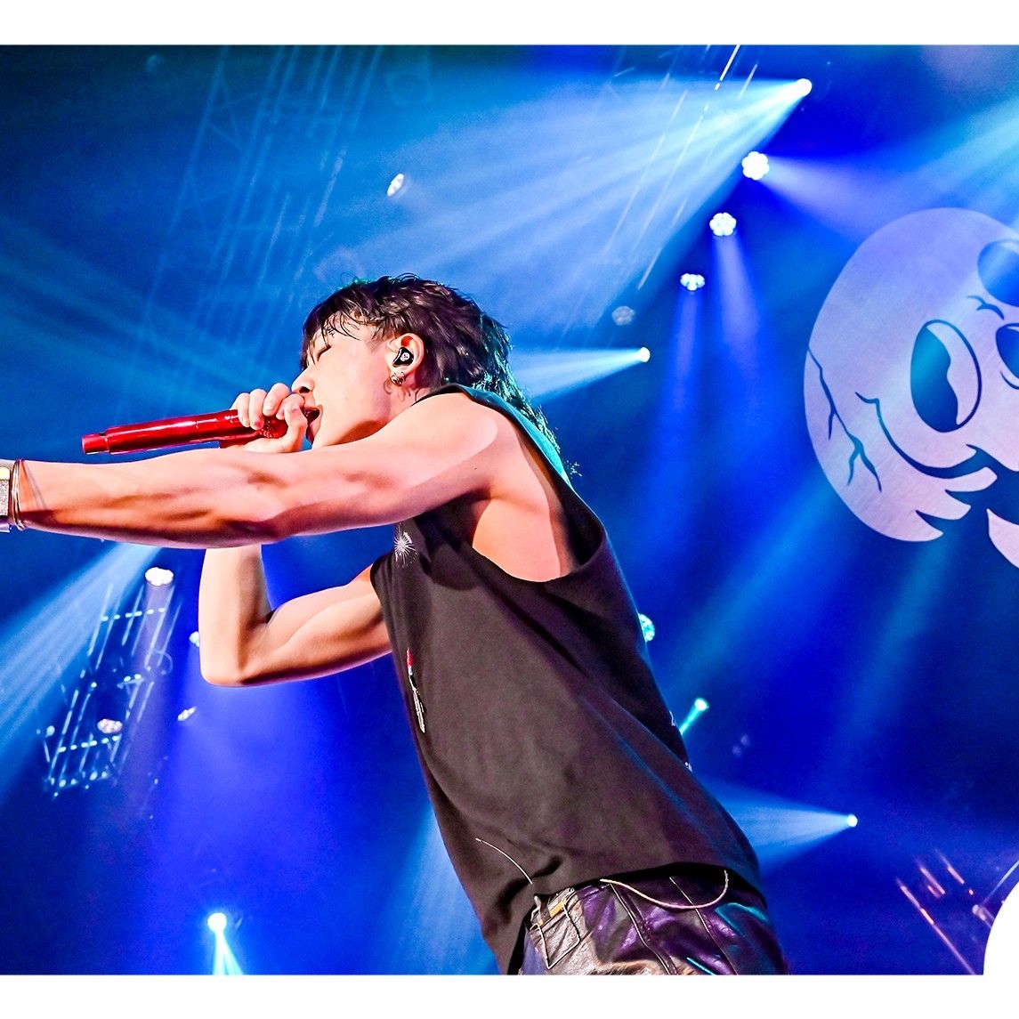 Recent activity shot of BOBBY (iKON)