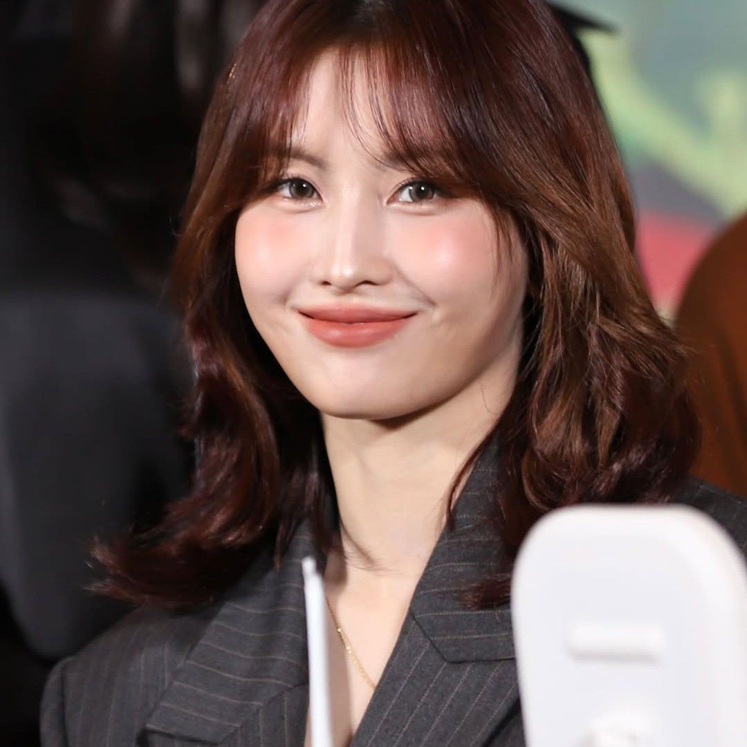 Recent activity shot of Momo (TWICE)