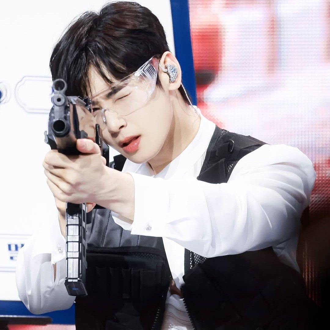 A moment captured by Eunwoo (ASTRO)'s fan