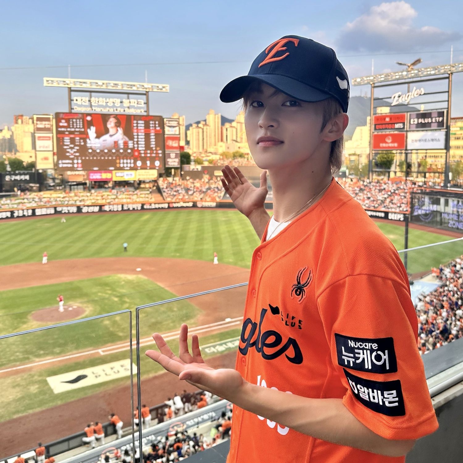 A moment captured by Mark (NCT 127, NCT DREAM)'s fan