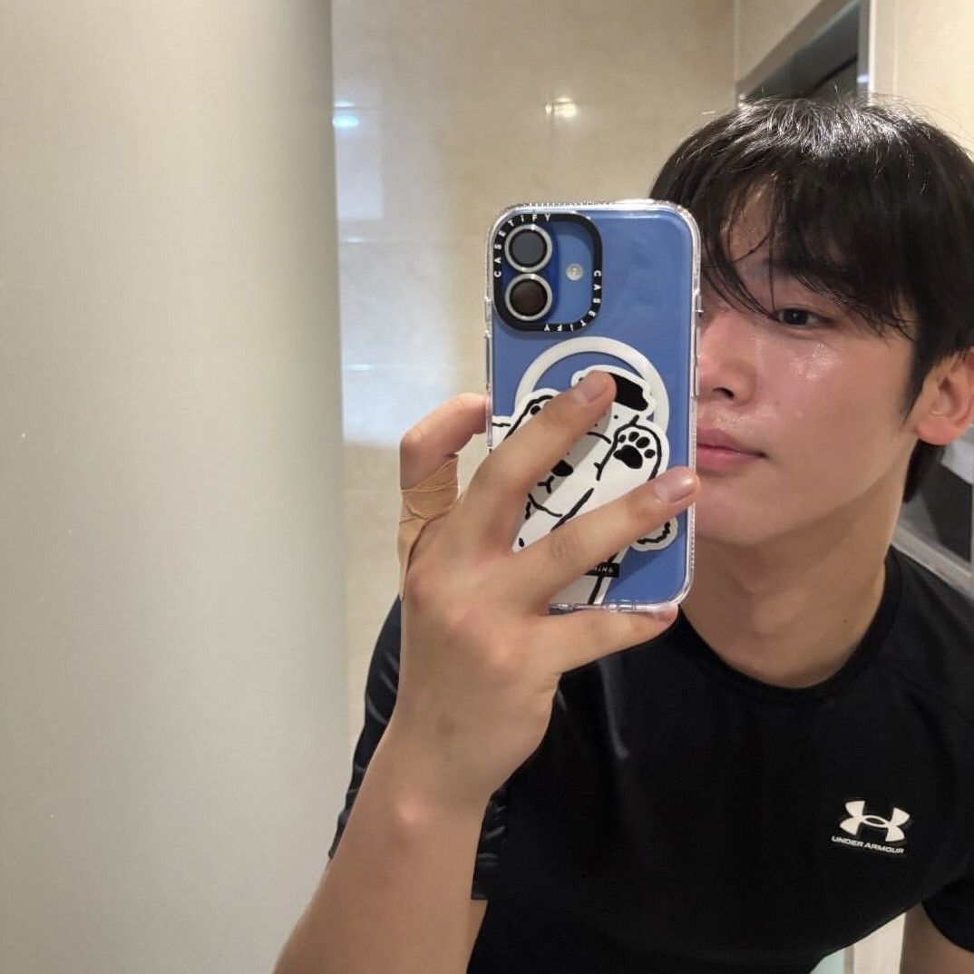 Latest photo of Kim Yohan (WEi)