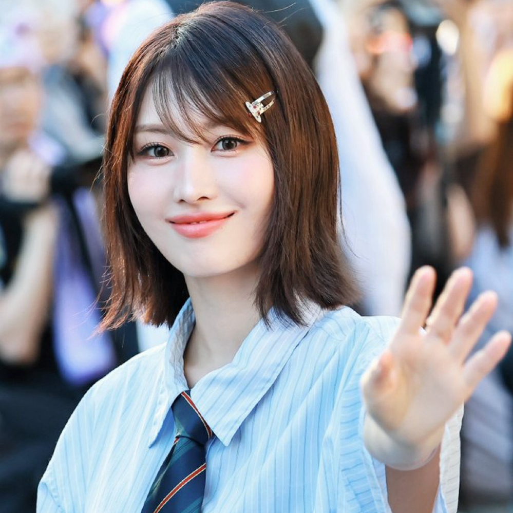 모모 (TWICE)의 최신 사진