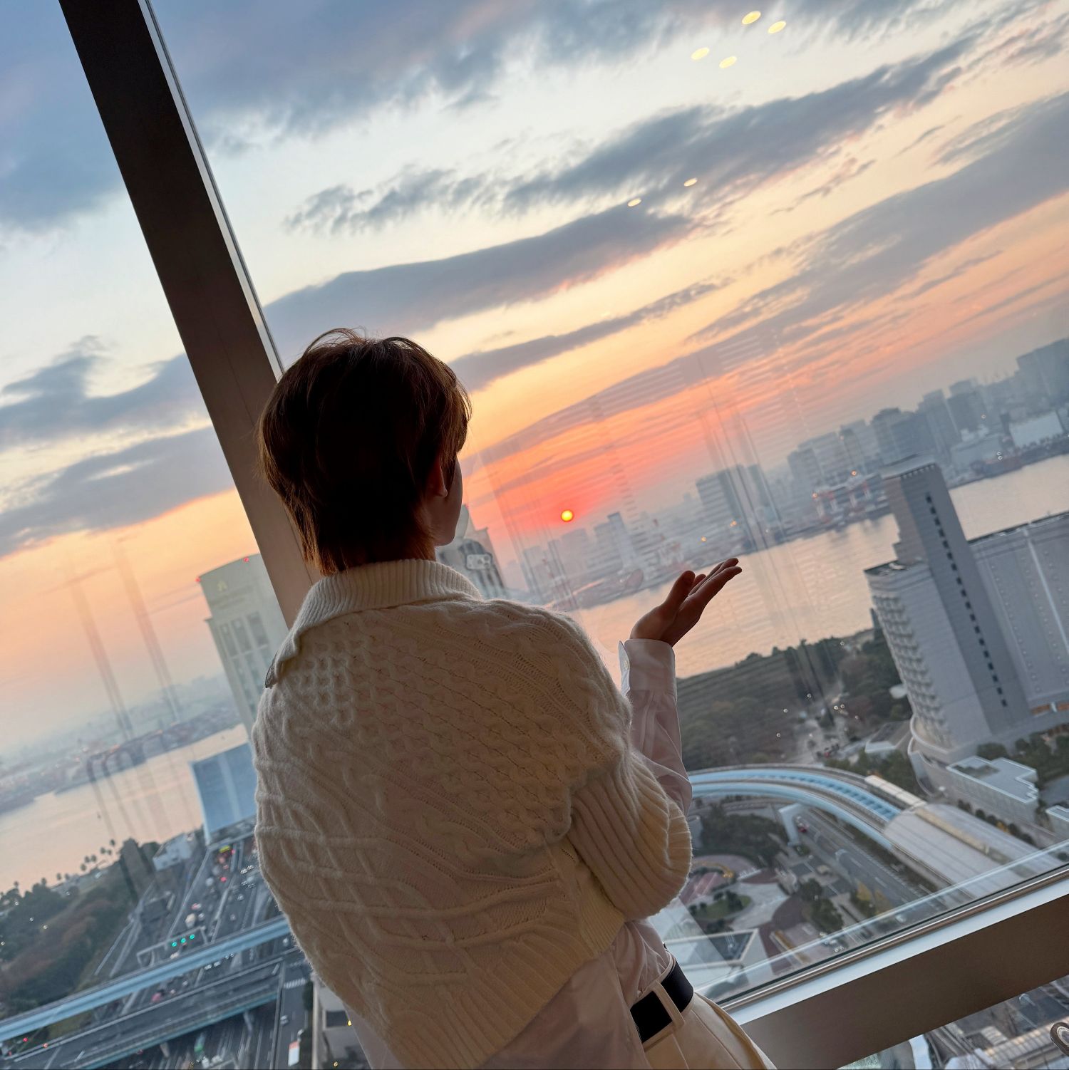 Behind-the-scenes cut of TWS