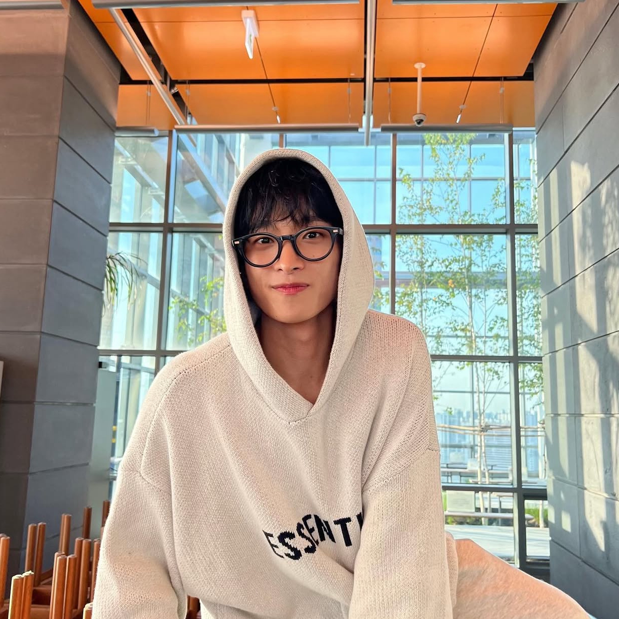 Behind-the-scenes cut of DK (SEVENTEEN)
