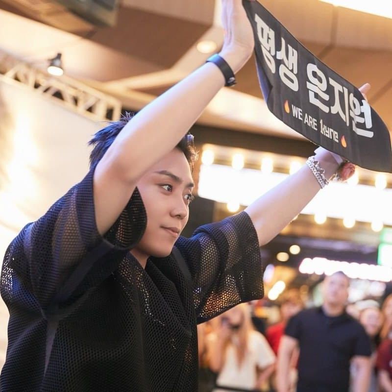 Latest photo of Eun Jiwon (SECHSKIES)