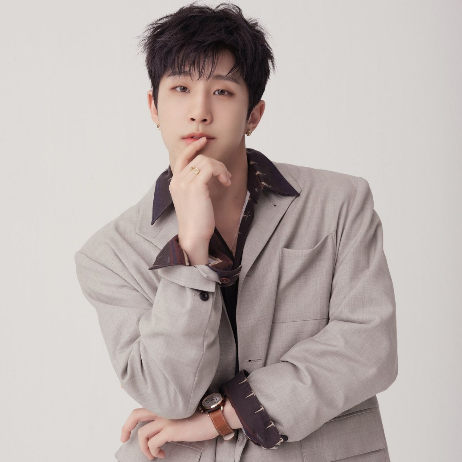 Behind-the-scenes cut of Jinjin (ASTRO)