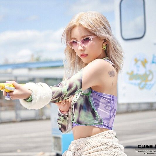 Behind-the-scenes cut of Soyeon (i-dle)
