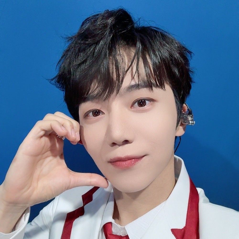 Latest photo of Jinho (PENTAGON)