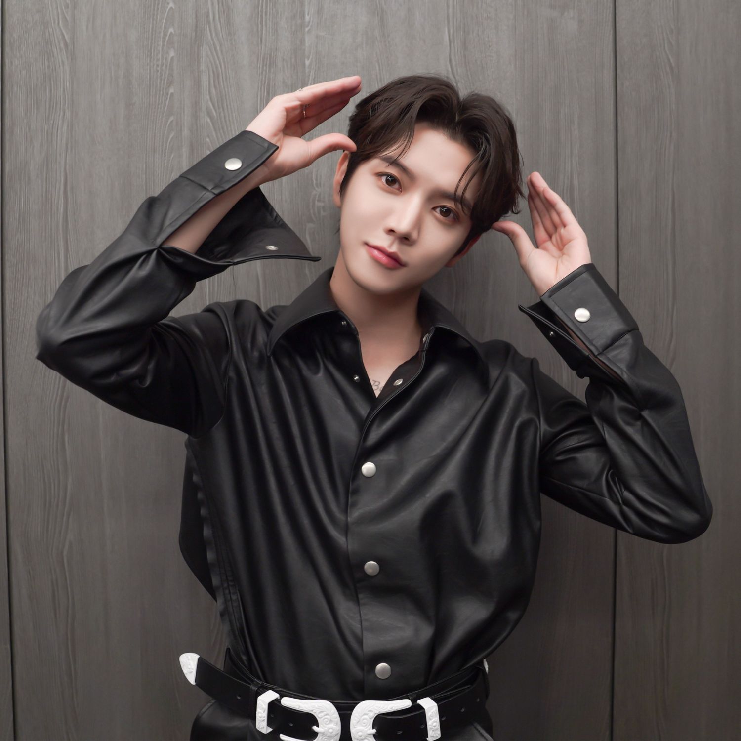 Behind-the-scenes cut of REN