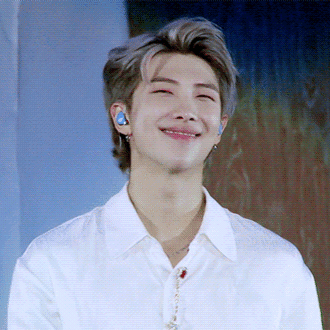 Momen yang diabadikan oleh penggemar RM (BTS)