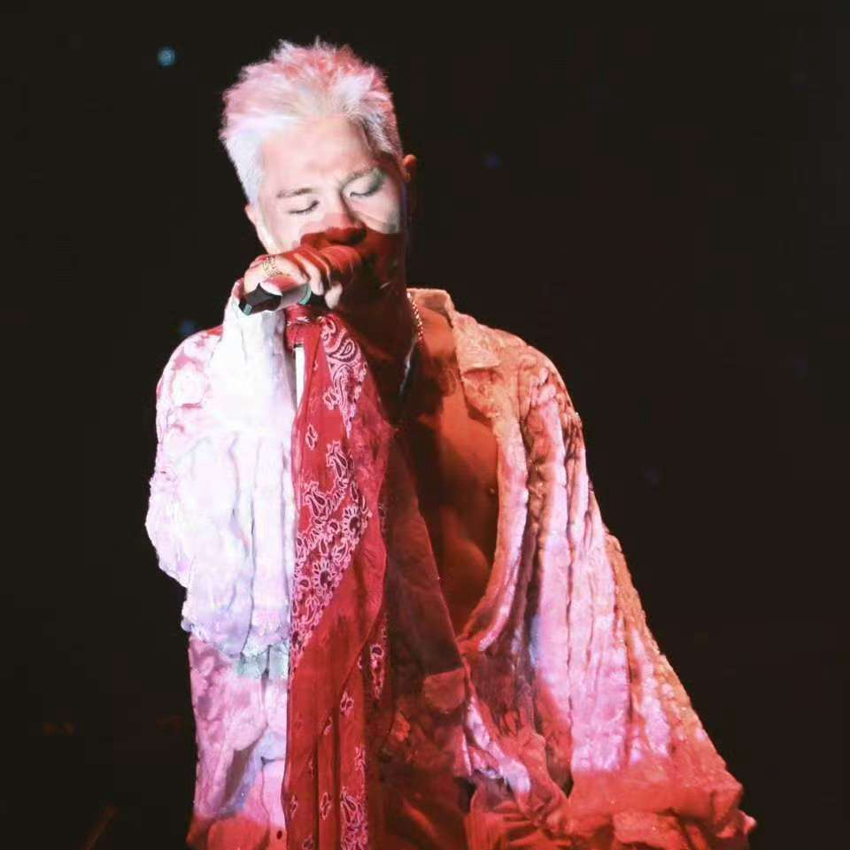 Behind-the-scenes cut of Taeyang (BIGBANG)