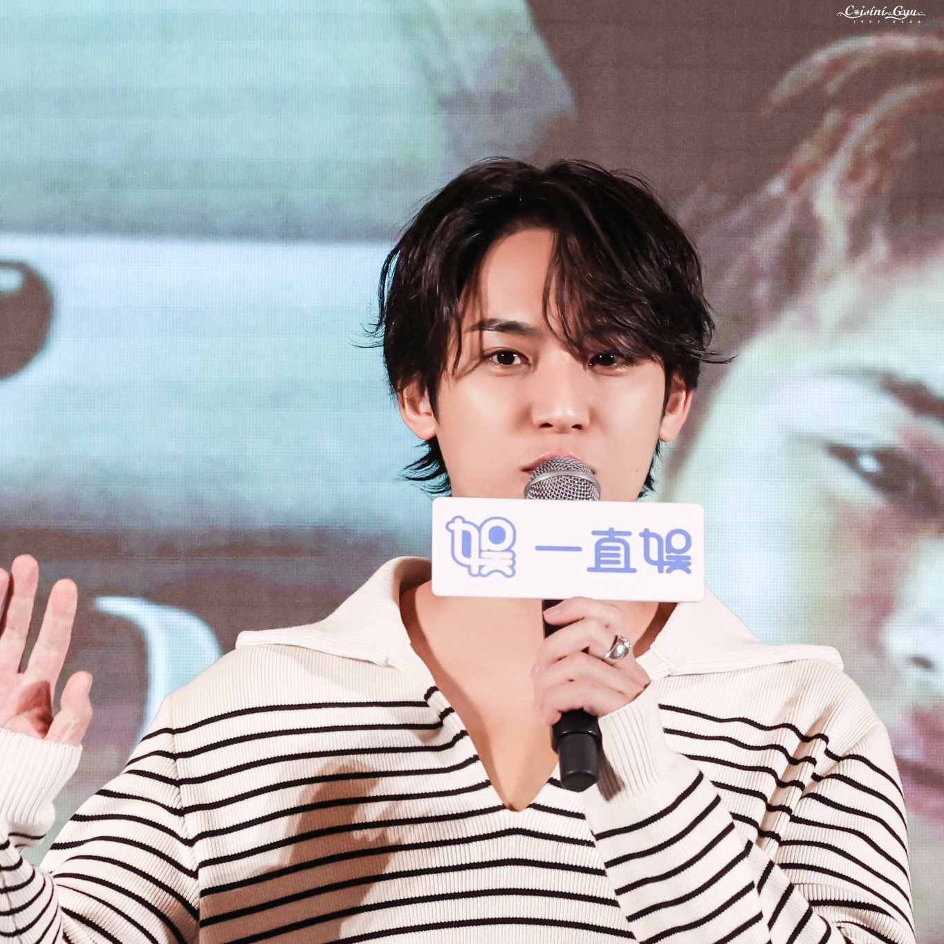 A moment captured by Mingyu (SEVENTEEN)'s fan