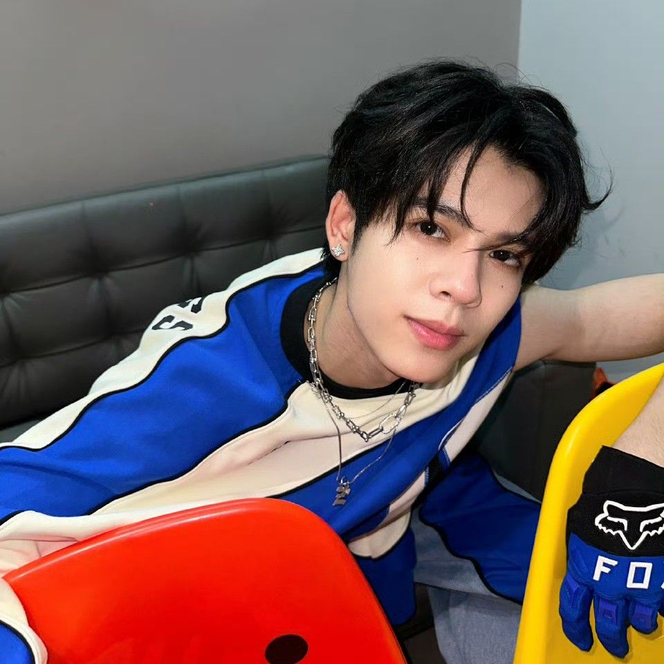 Behind-the-scenes cut of DORN (NexT1DE)