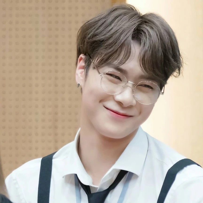 A moment captured by Moonbin (ASTRO)'s fan