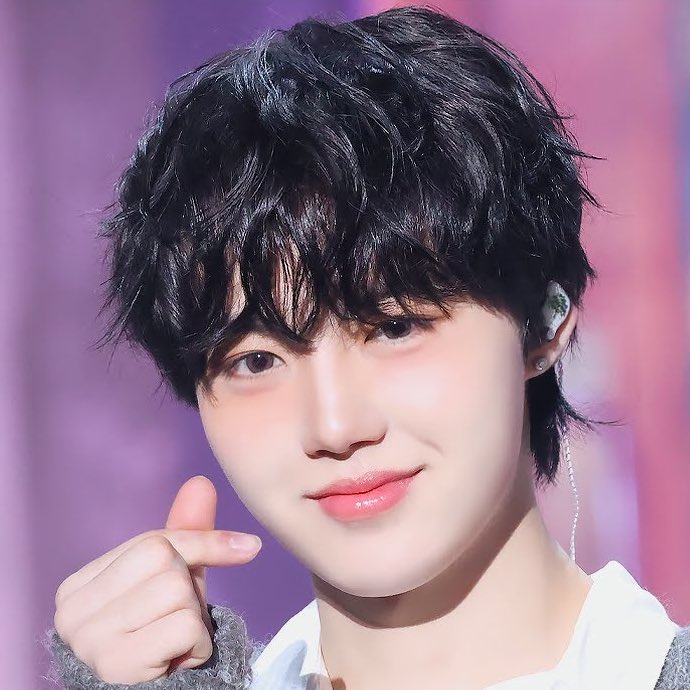 Latest photo of Doyoung (TREASURE)