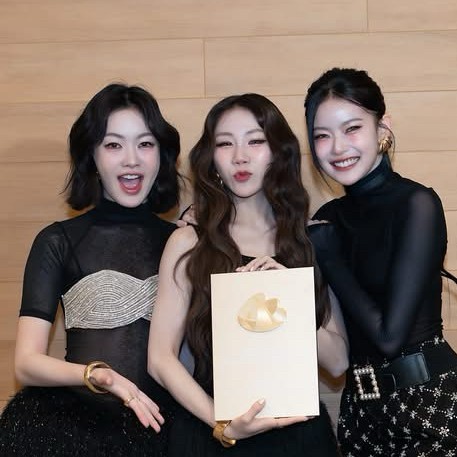 Shining profile picture of PiXXiE on today's Choeaedol