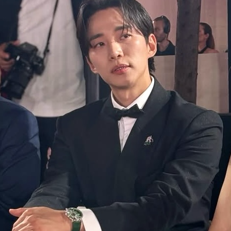 Behind-the-scenes cut of Junho (2PM)