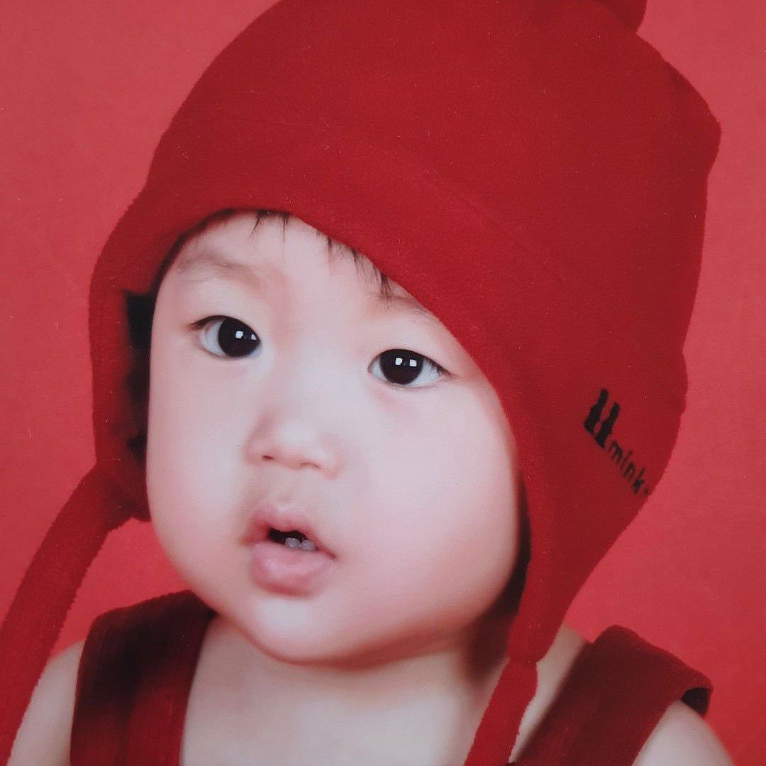 Recent activity shot of Doyoung (TREASURE)