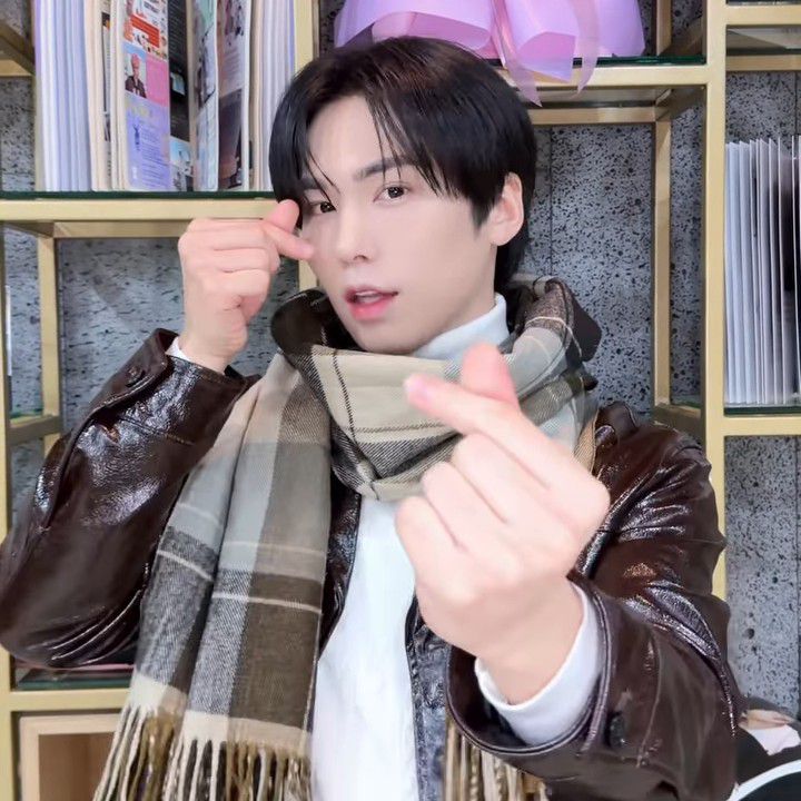 A moment captured by Rocky's fan