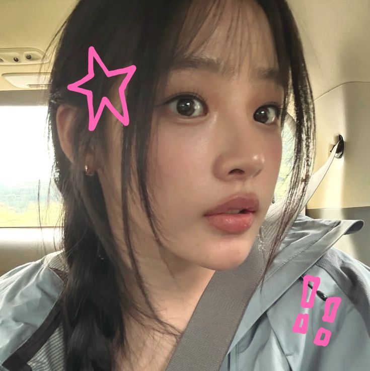 뉴진스의 최신 사진