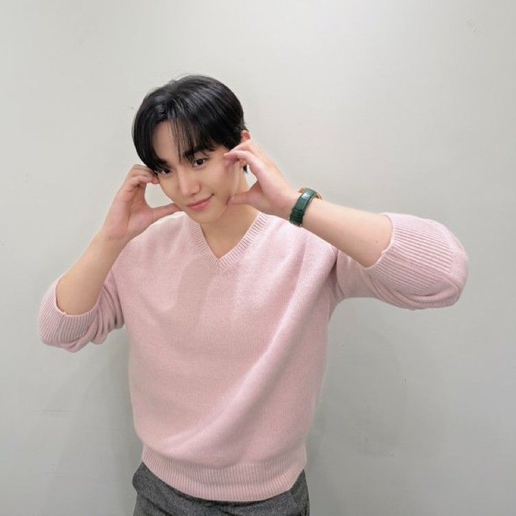 Latest photo of Junho (2PM)