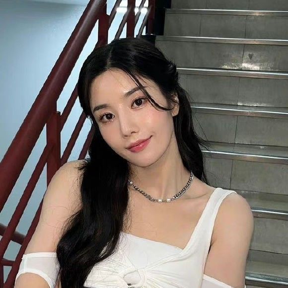 Latest photo of Kwon Eunbi