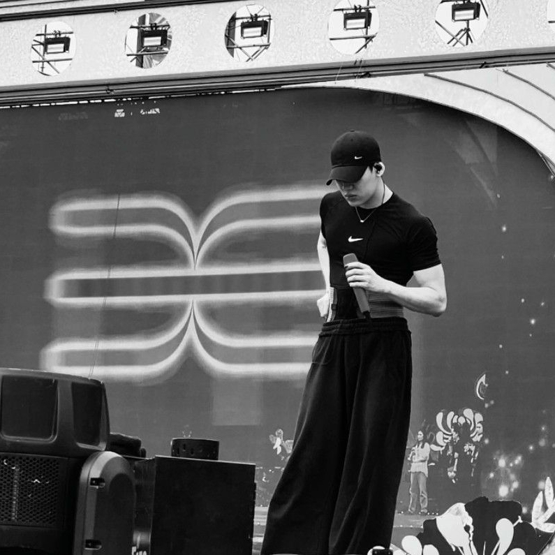 Latest photo of Bambam (GOT7)