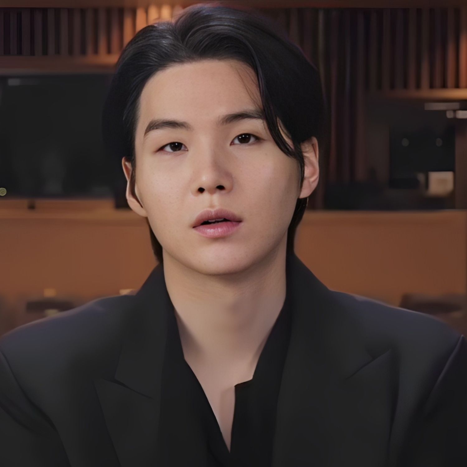 Latest photo of SUGA (BTS)