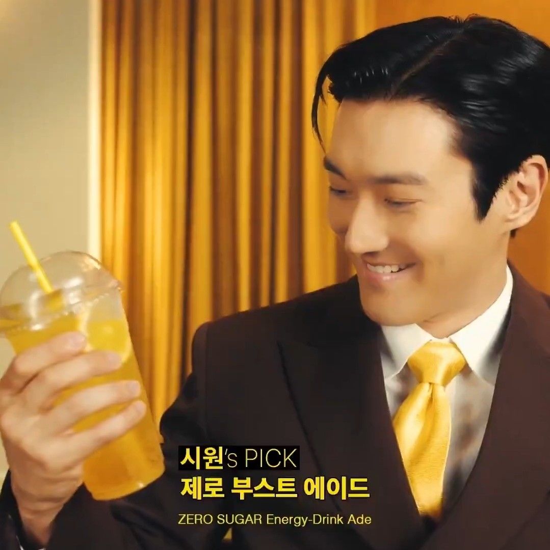 始源 (Super Junior)的最新活動照片