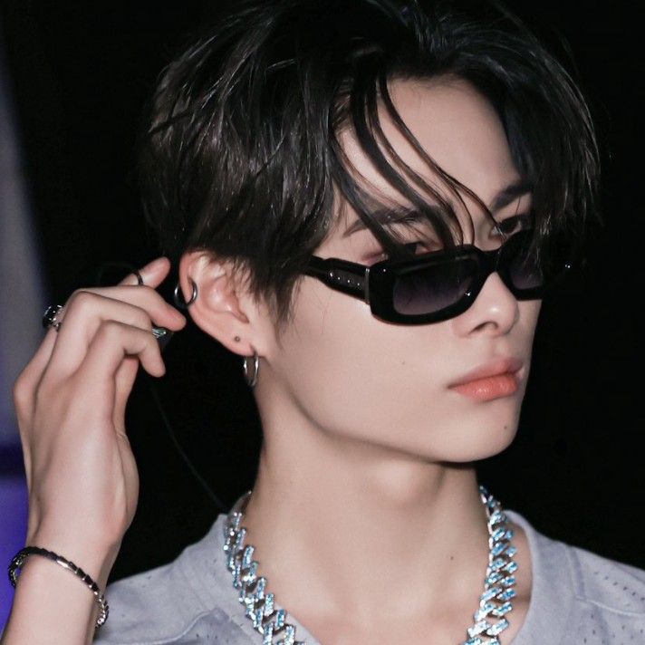 Foto terbaru NI-KI (ENHYPEN)