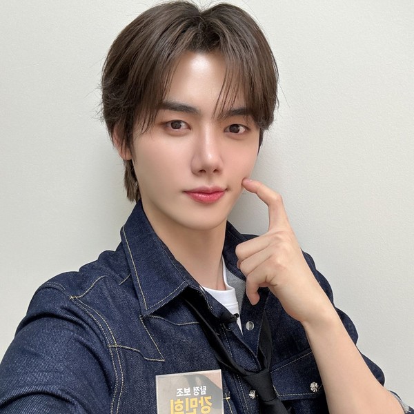 Popular profile picture of Minhee (CRAVITY) loved by fans