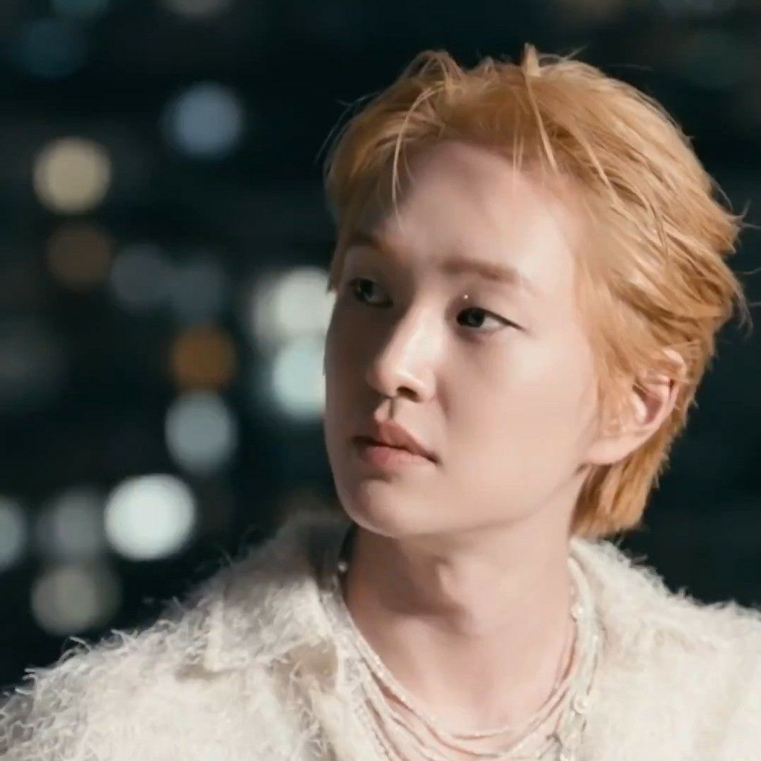 Latest photo of Onew (SHINee)