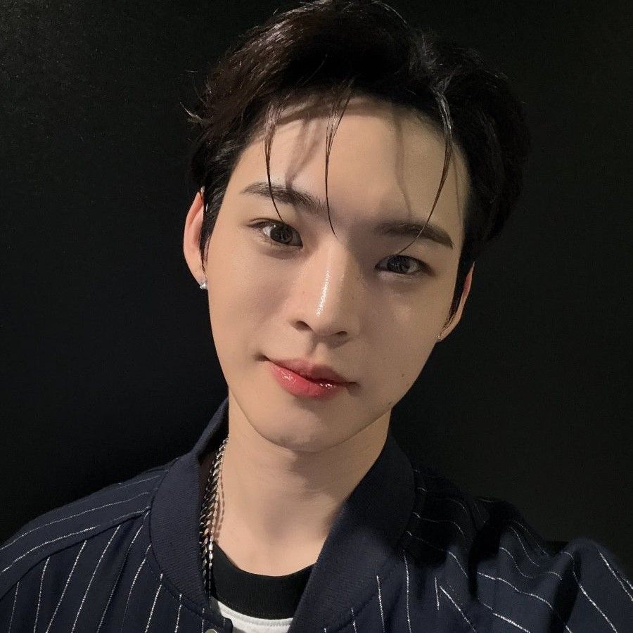 Latest photo of Hyojin (ONF)