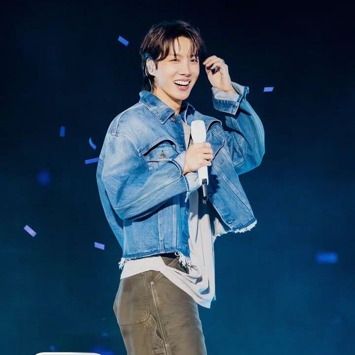 Foto terbaru j-hope (BTS)