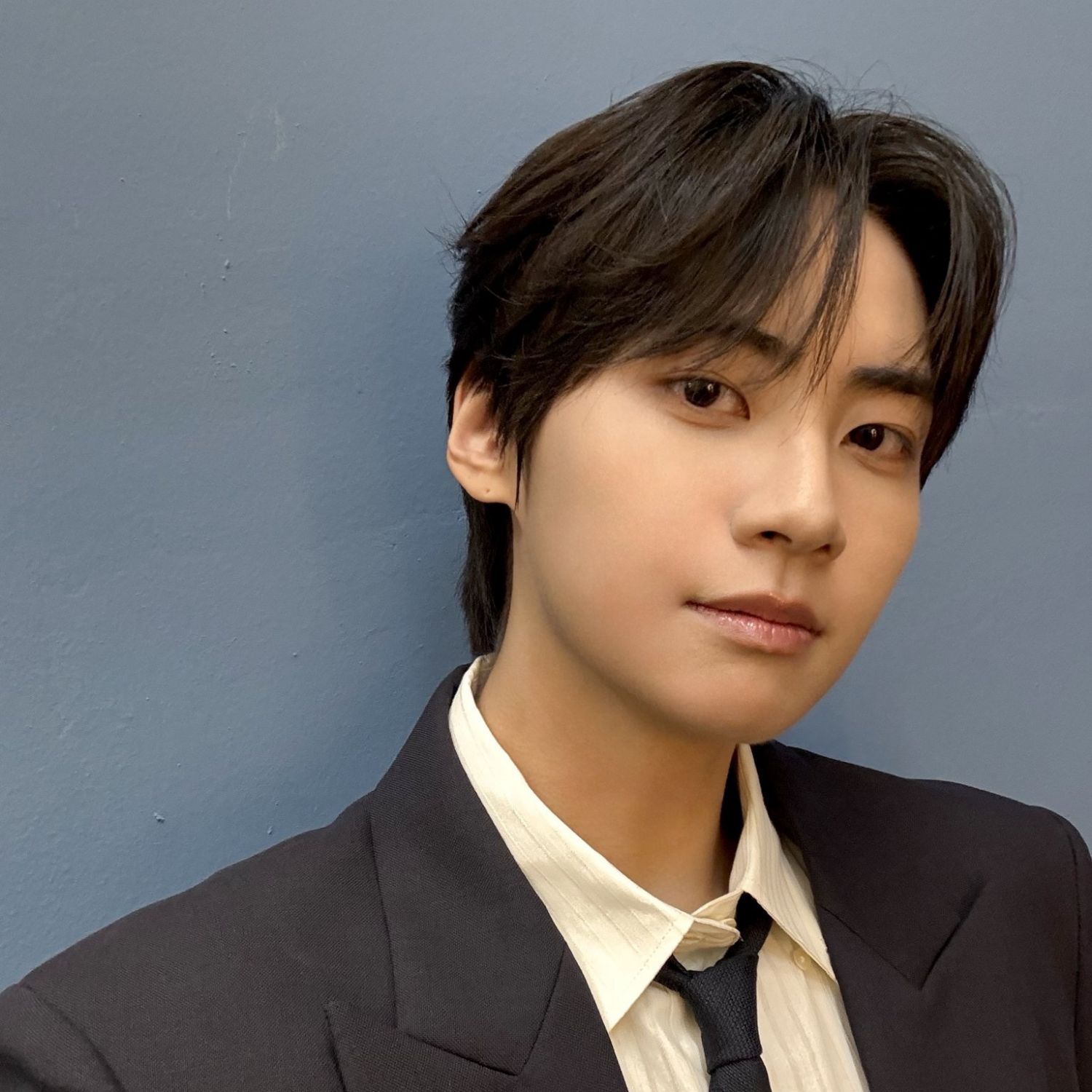 Behind-the-scenes cut of Lee Jinhyuk