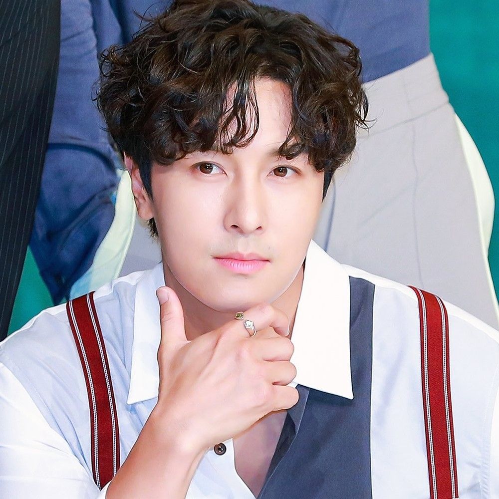 Latest photo of Kim Dongwan (SHINHWA)