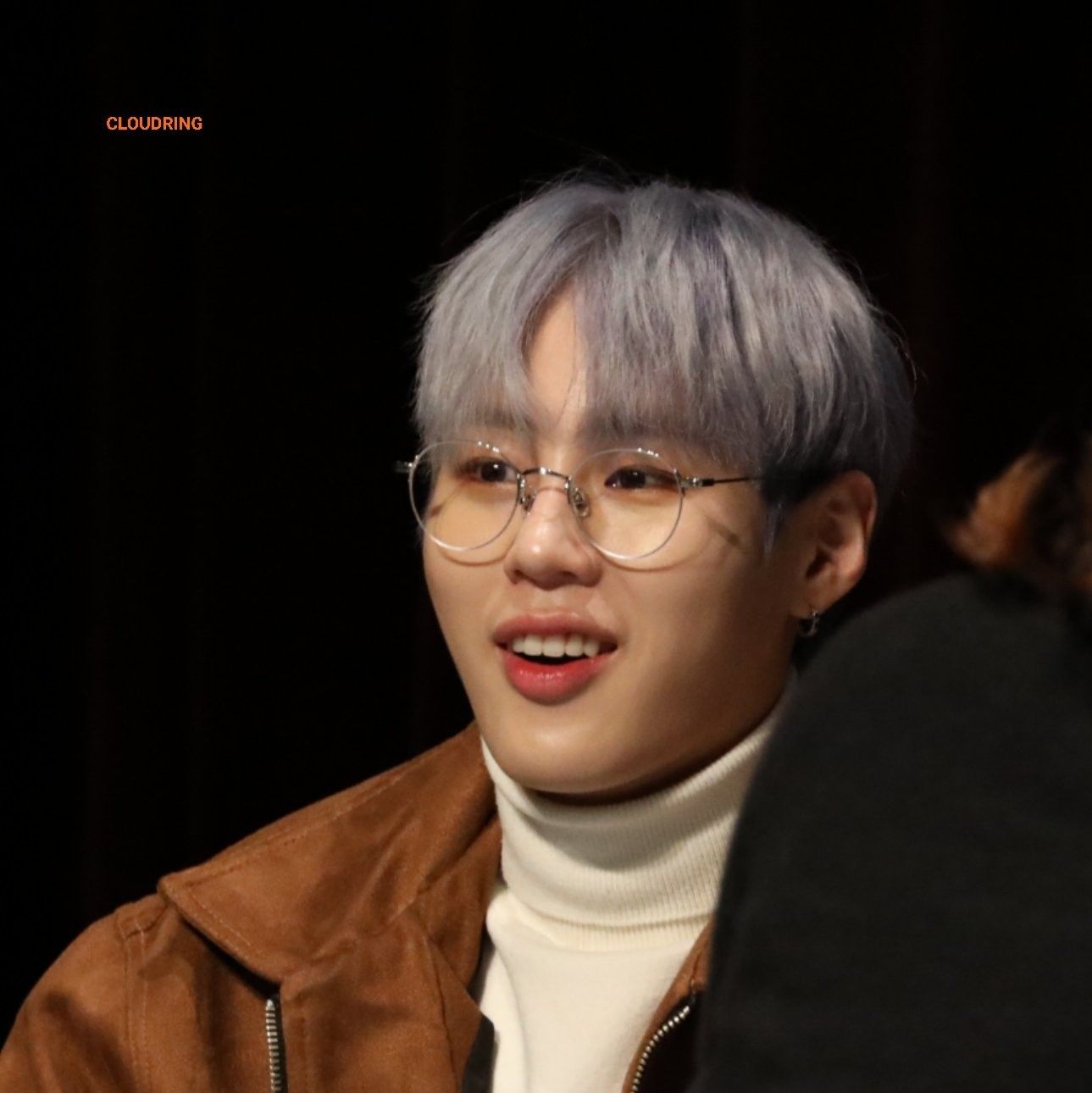 A moment captured by Ha Sungwoon's fan
