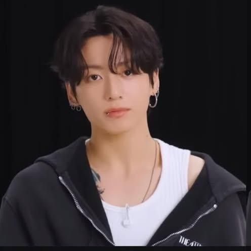 Foto aktivitas terbaru Jungkook (BTS)