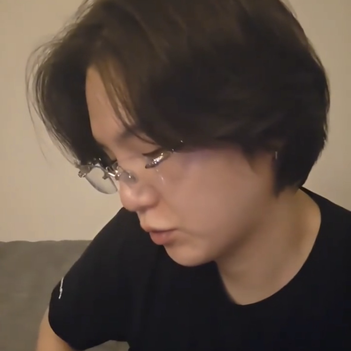 SUGA (BTS)の舞台裏ショット