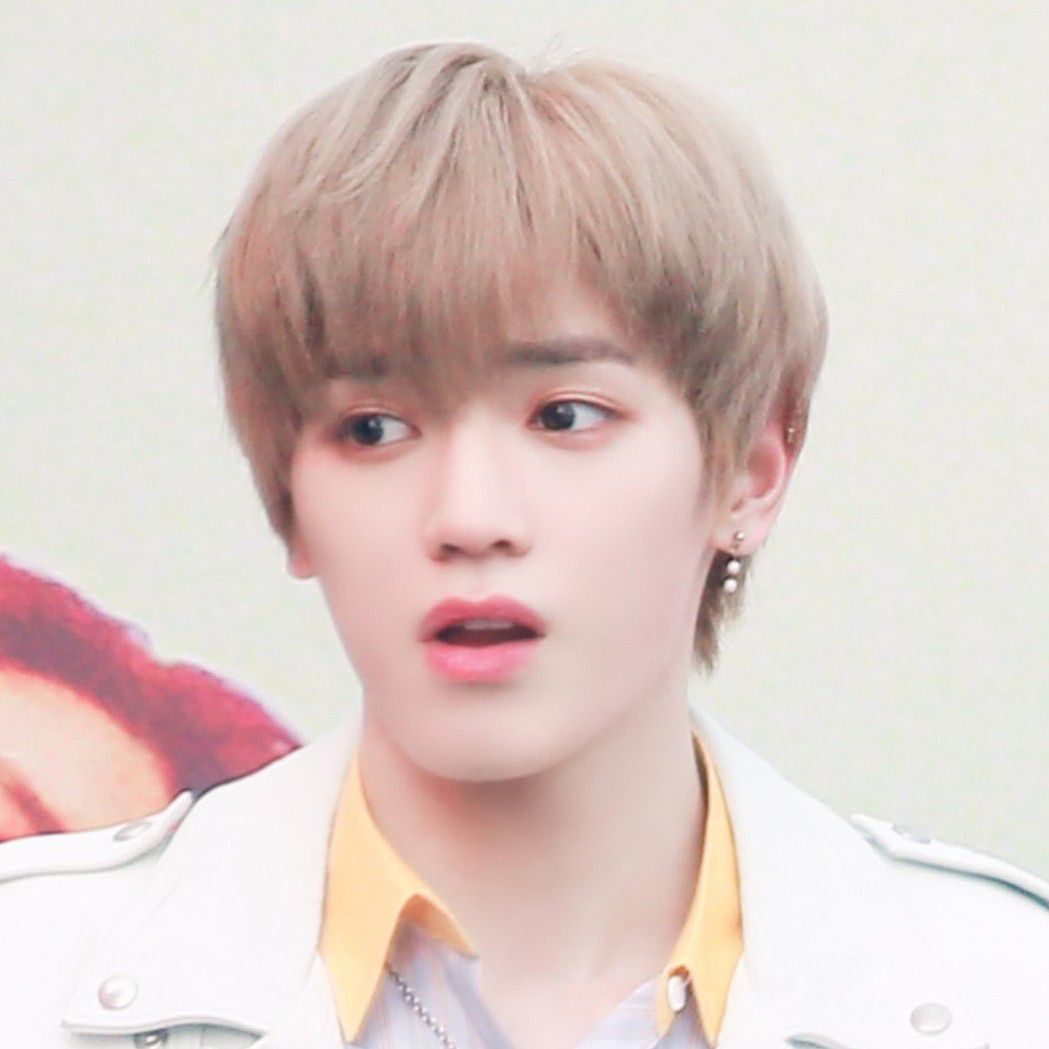 A moment captured by Taeyong (NCT 127)'s fan