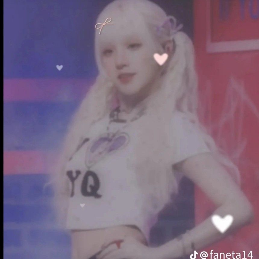 A moment captured by Yuqi (i-dle)'s fan