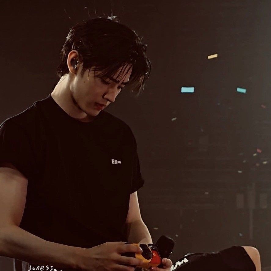 성훈 (ENHYPEN)의 비하인드 컷