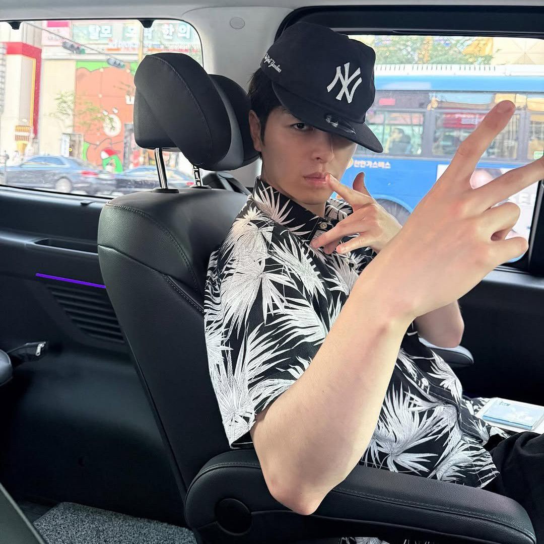 Behind-the-scenes cut of JU-NE (iKON)