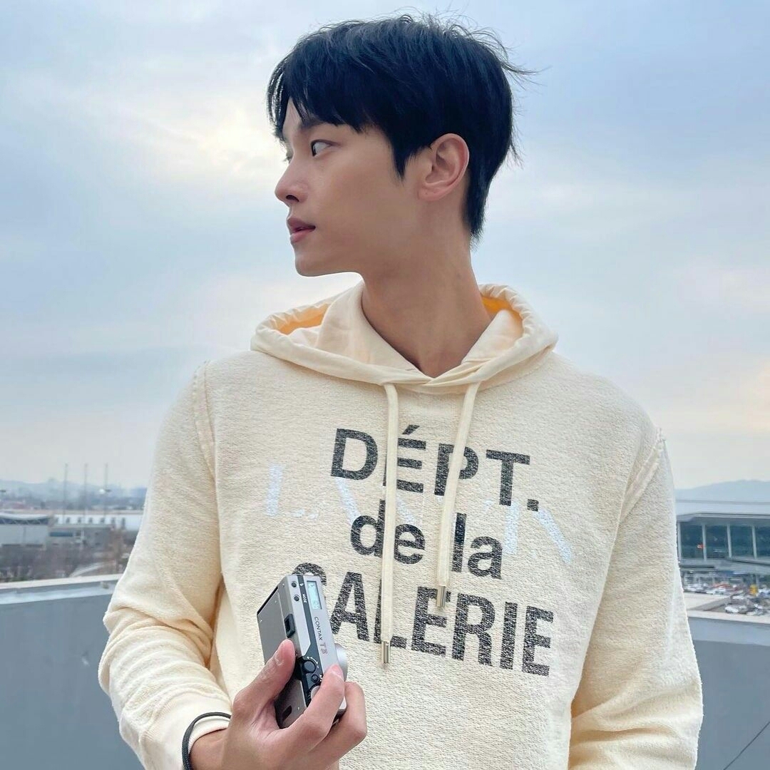 Latest photo of N (VIXX)