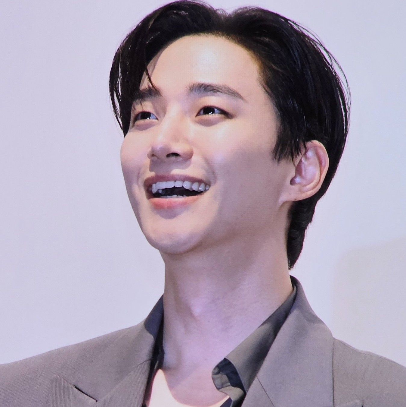 Behind-the-scenes cut of Junho (2PM)
