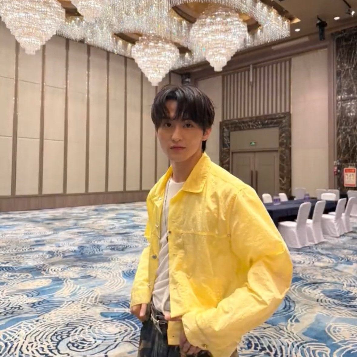 Behind-the-scenes cut of Mark (NCT 127, NCT DREAM)