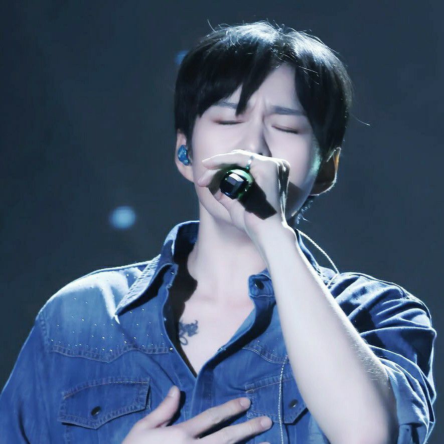 A moment captured by Lee Changsub (BTOB)'s fan